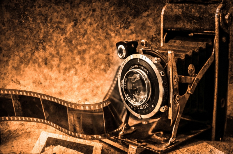 photographe-CAGNES SUR MER-min_light-wood-night-camera-photography-vintage-1245236-pxhere.com